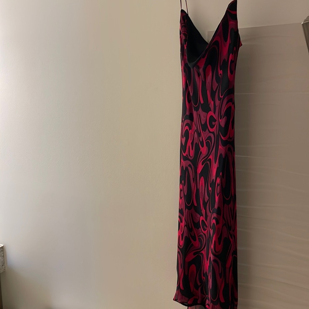 Statement making Arden B black and red dress